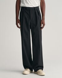 Calças de fato com padrão Pinstripe e pregas