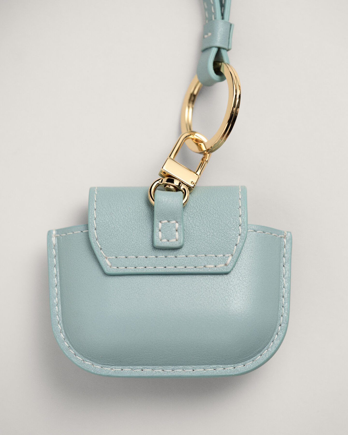 Bolsa de usar ao pescoço em pele