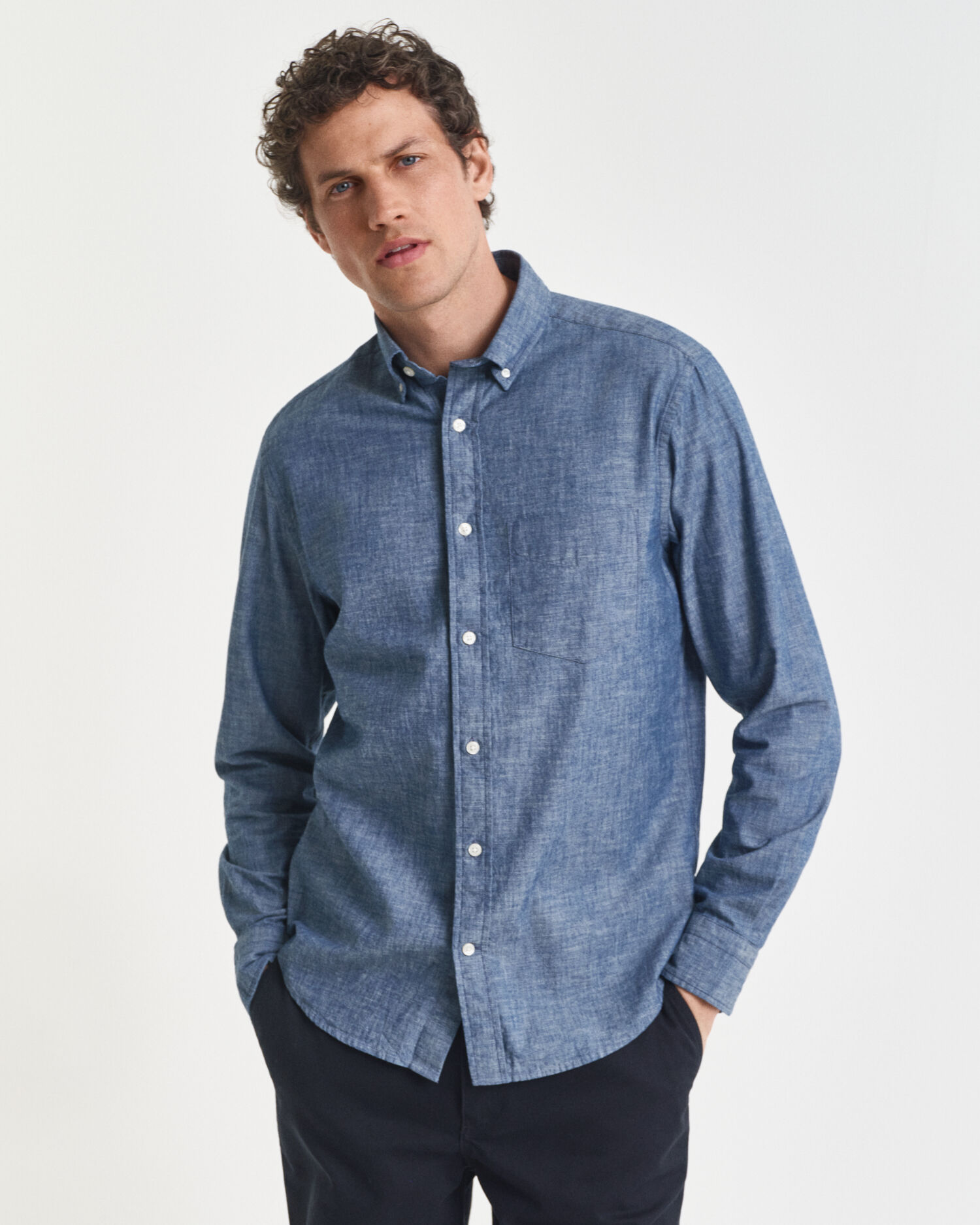 Camisa em chambray índigo regular fit