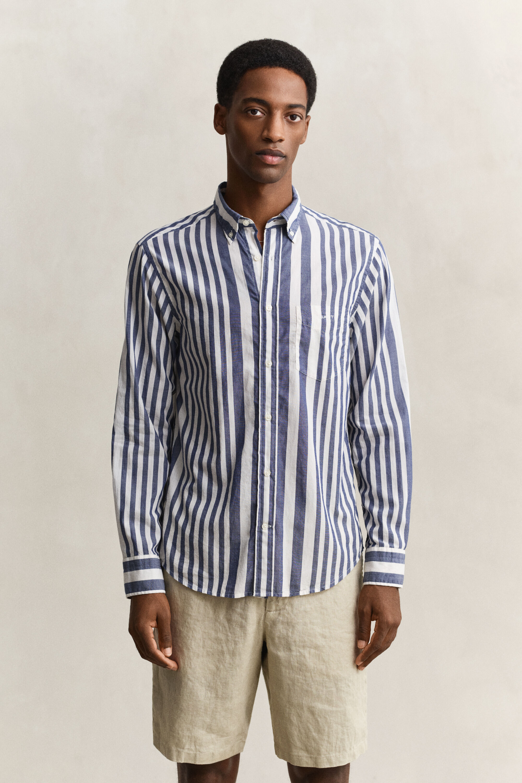 Camisa em voile de algodão às riscas