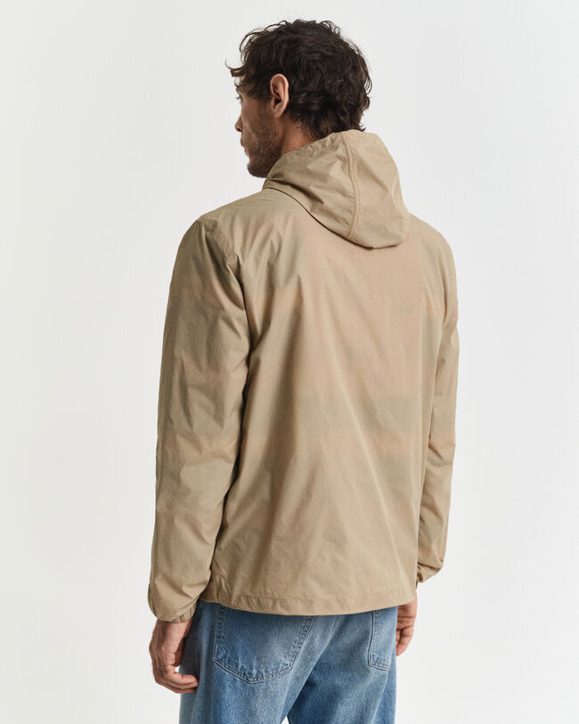 Casaco Windbreaker compactável leve