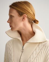 Pulover com meio fecho em malha entran&ccedil;ada