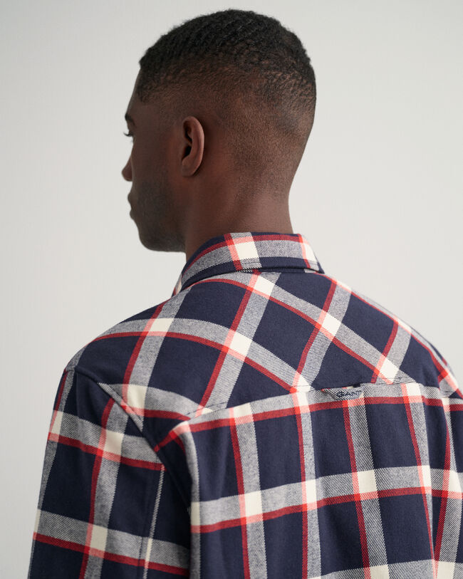 Sobrecamisa em flanela com padrão de xadrez