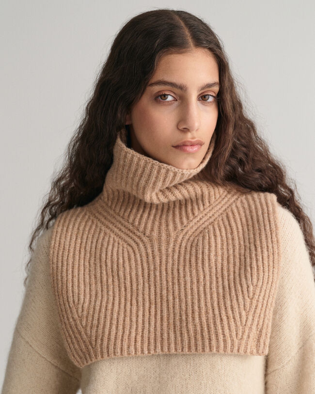 Peitilho em malha canelada