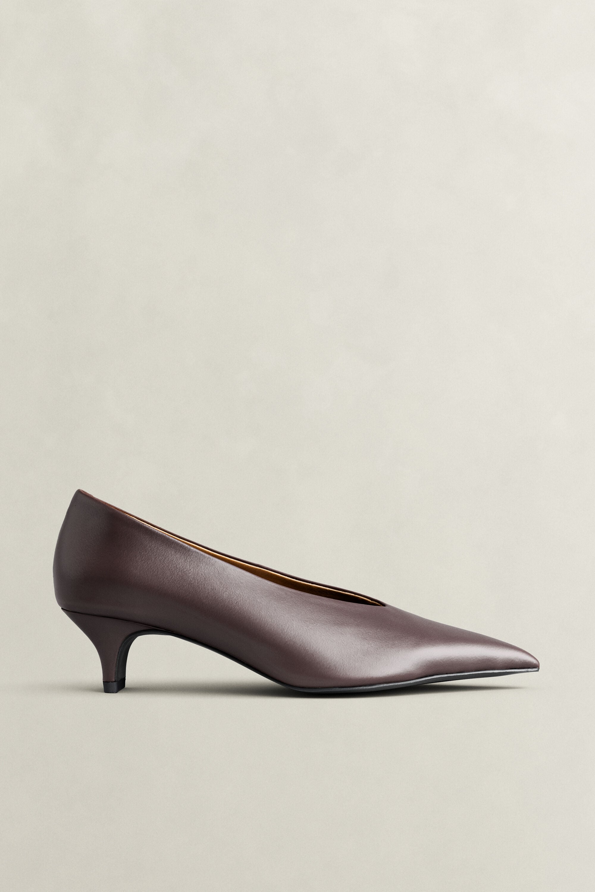 Sapatos de salto alto bicudos em pele Tillbye