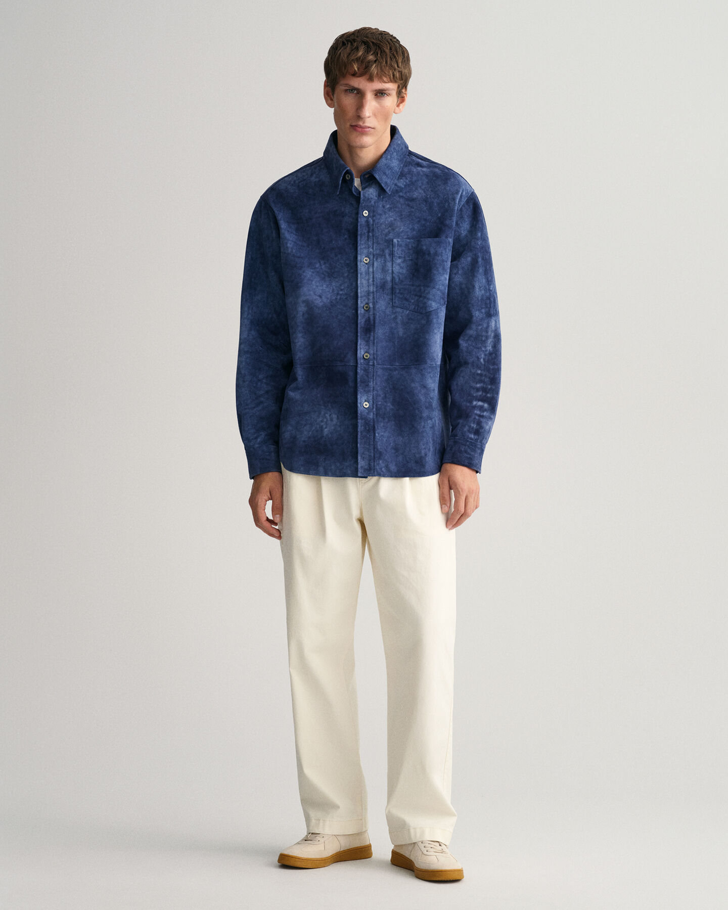 Camisa em camurça índigo oversized