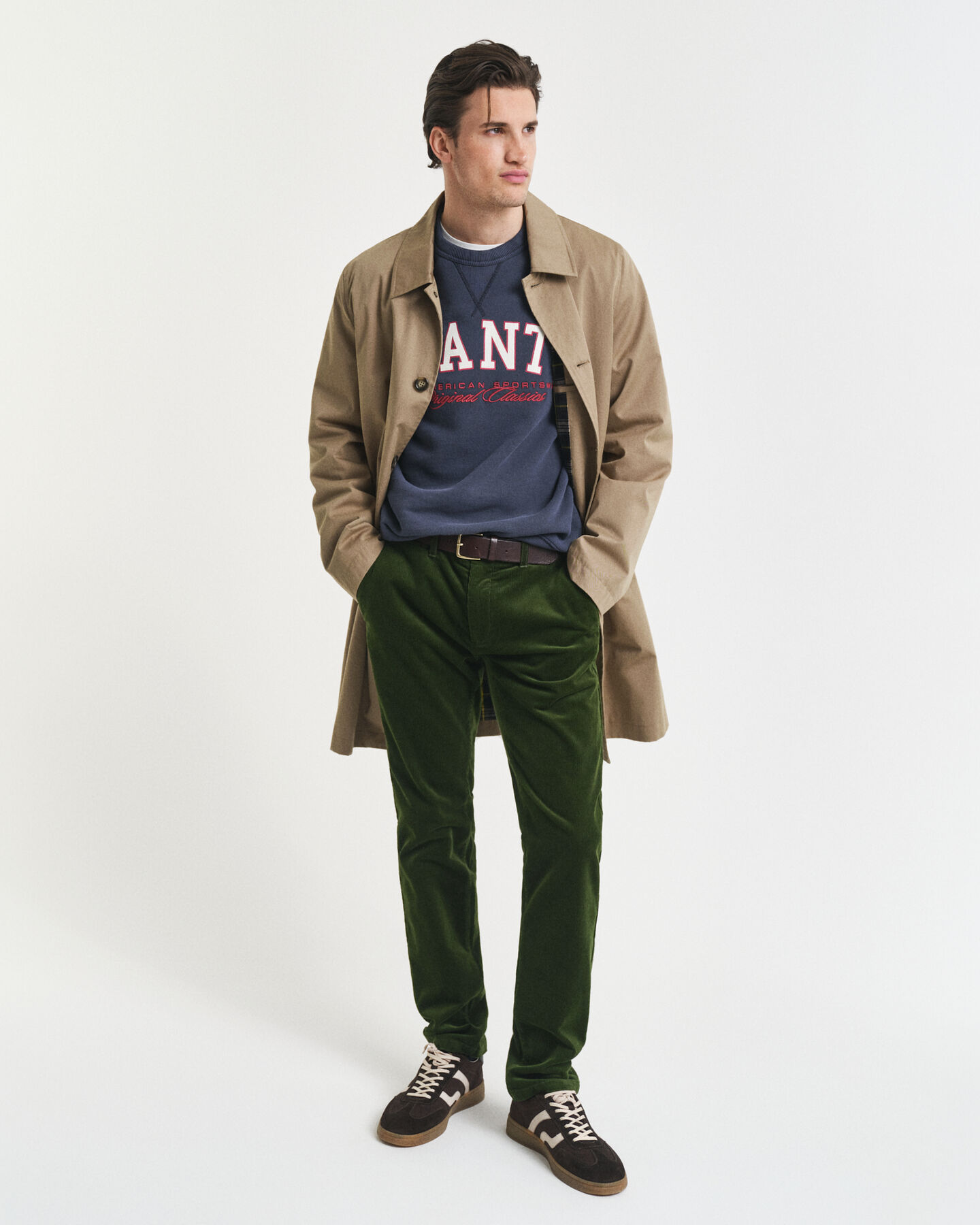 Calças chino em bombazina slim fit