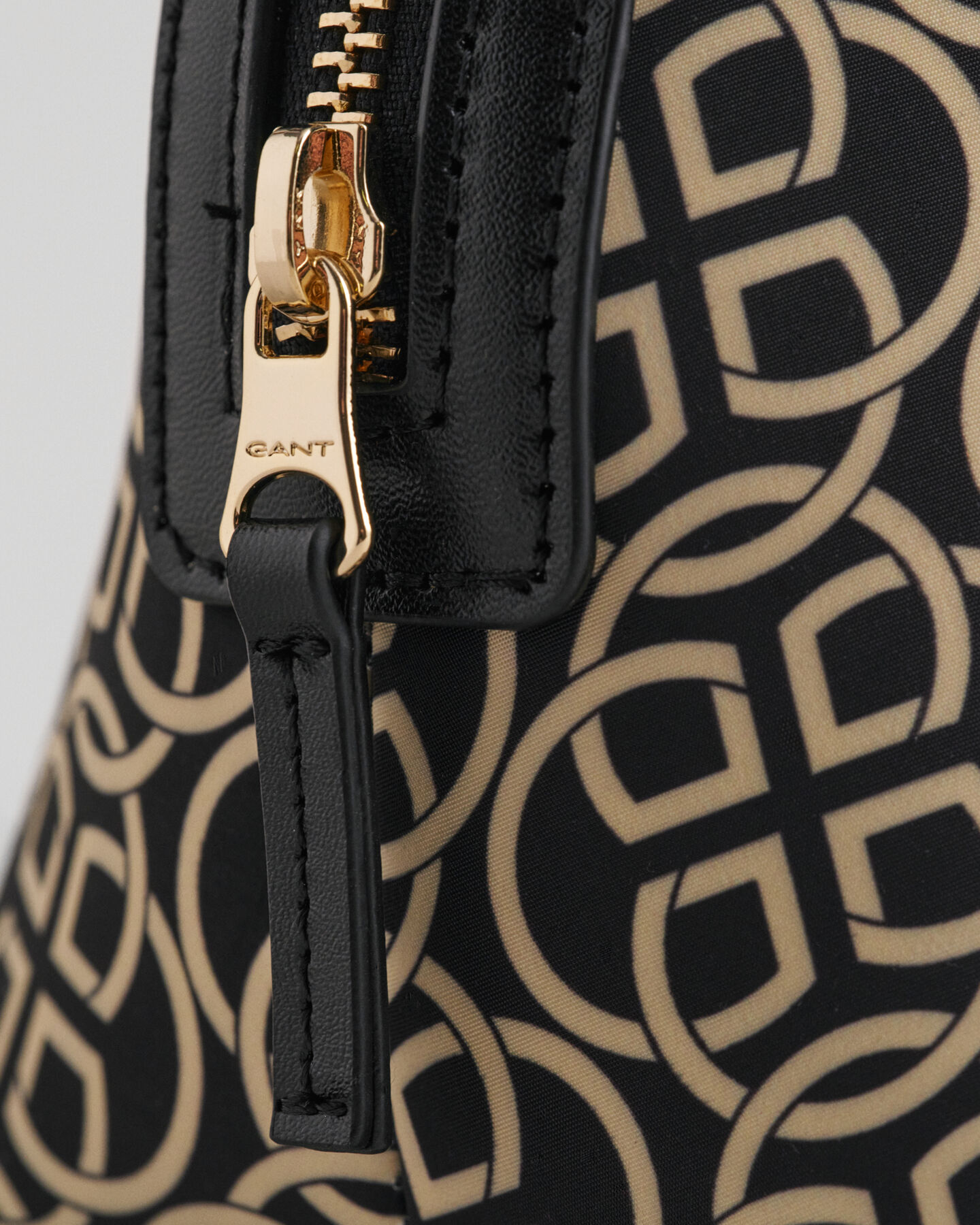 Nécessaire G Patterned