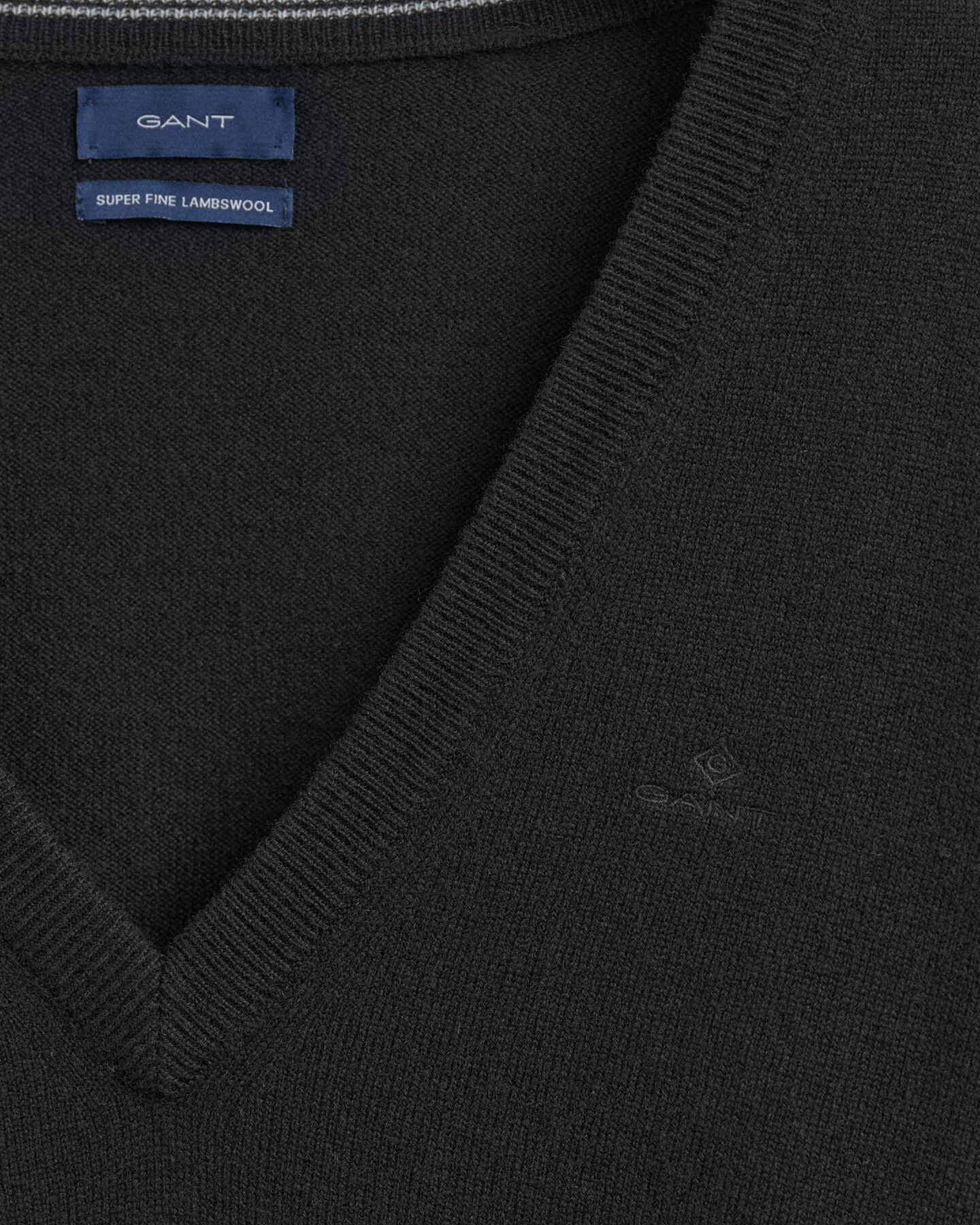 Pulover com decote em V em lã extrafina