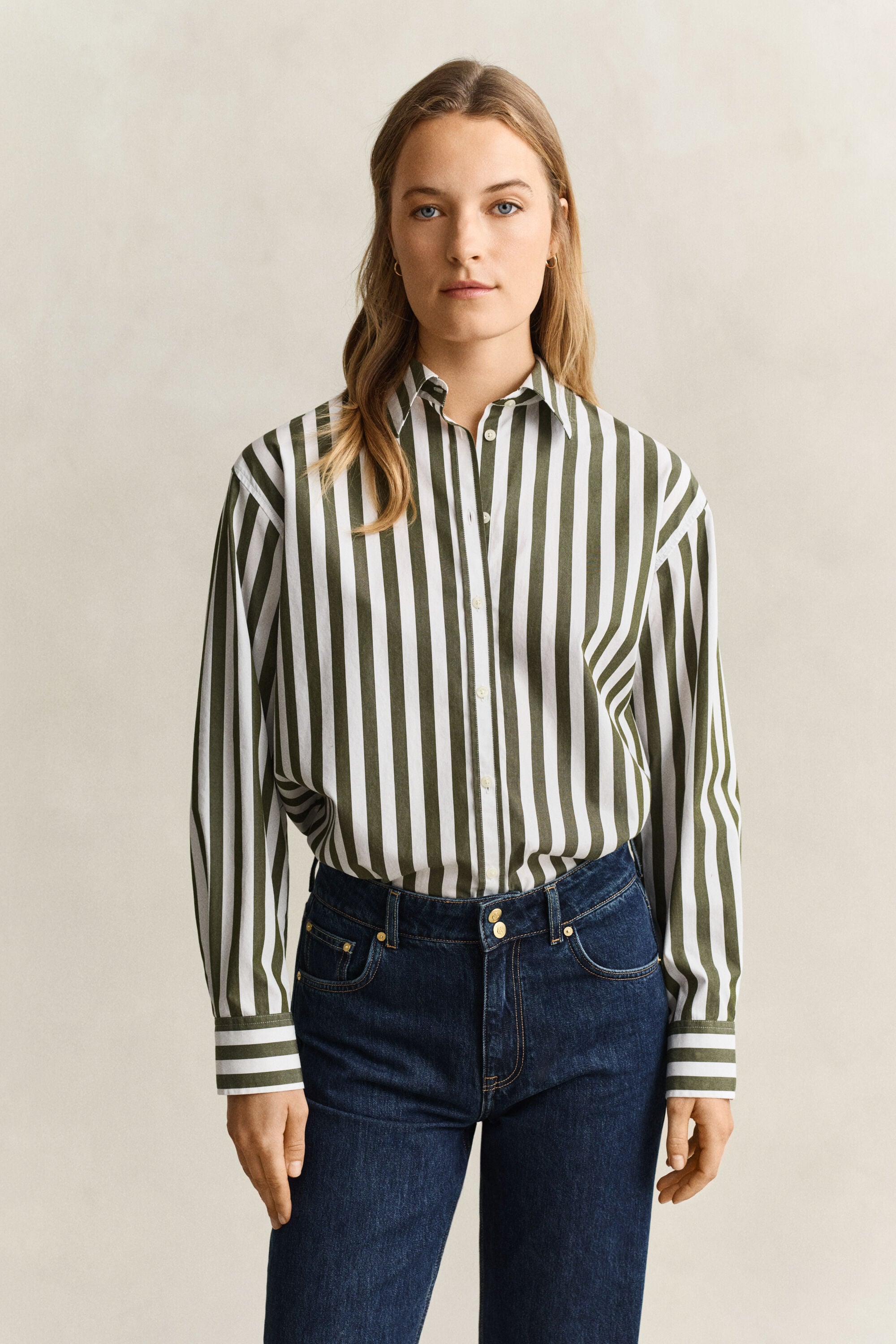 Camisa em popelina às riscas relaxed fit