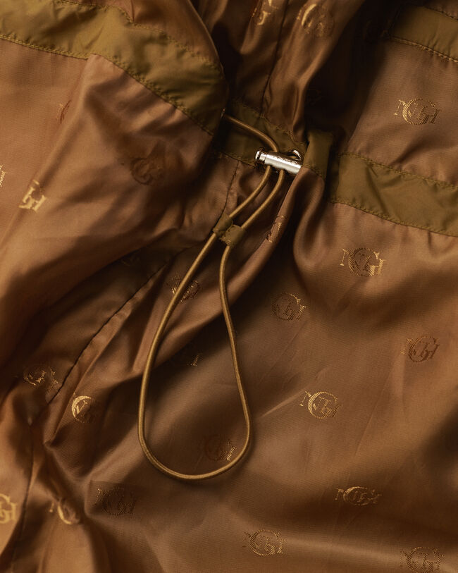 Blusão de penas com comprimento médio