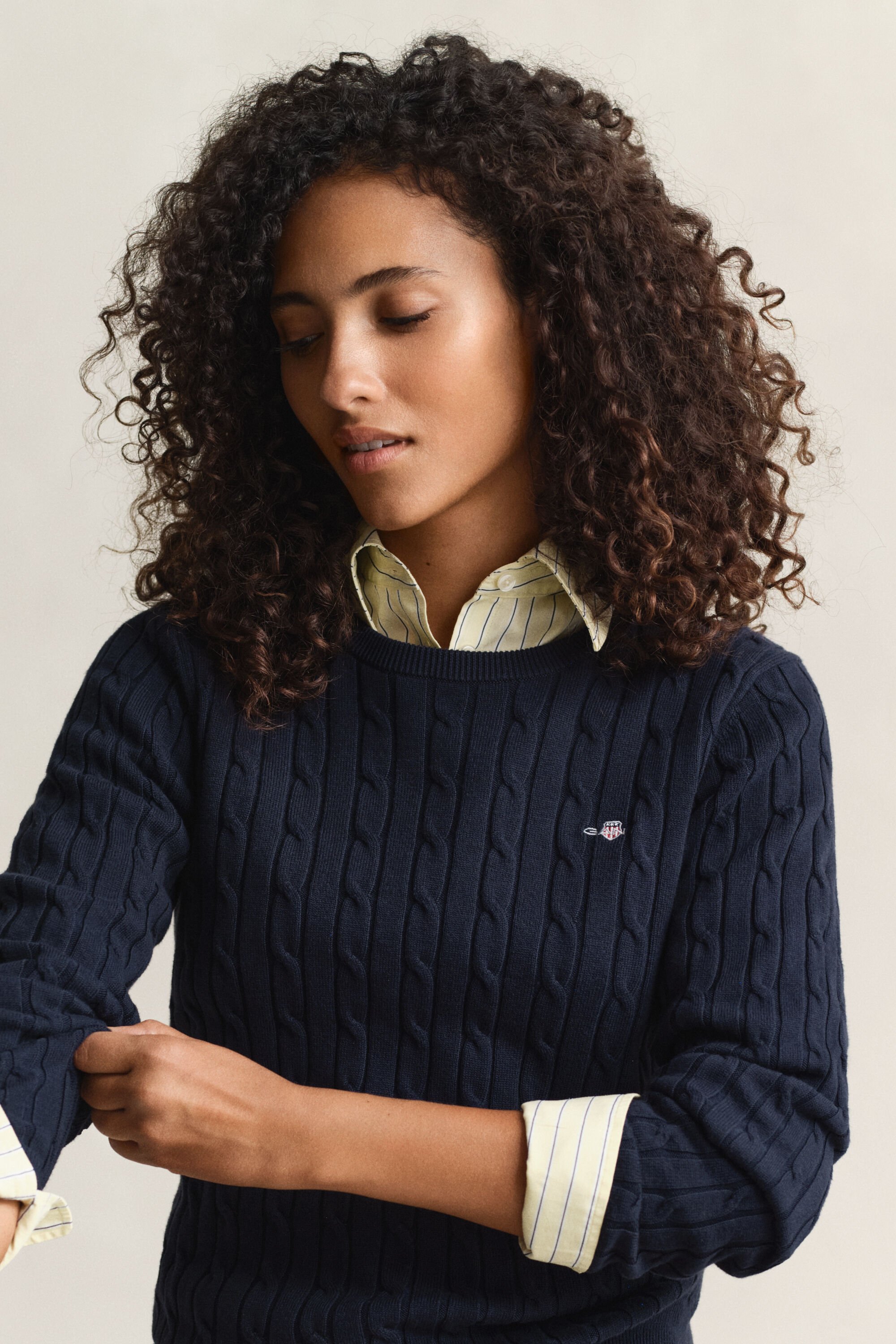 Camisola de malha entrançada com decote redondo