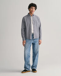 Camisa em algod&atilde;o Oxford escovado &agrave;s riscas regular fit