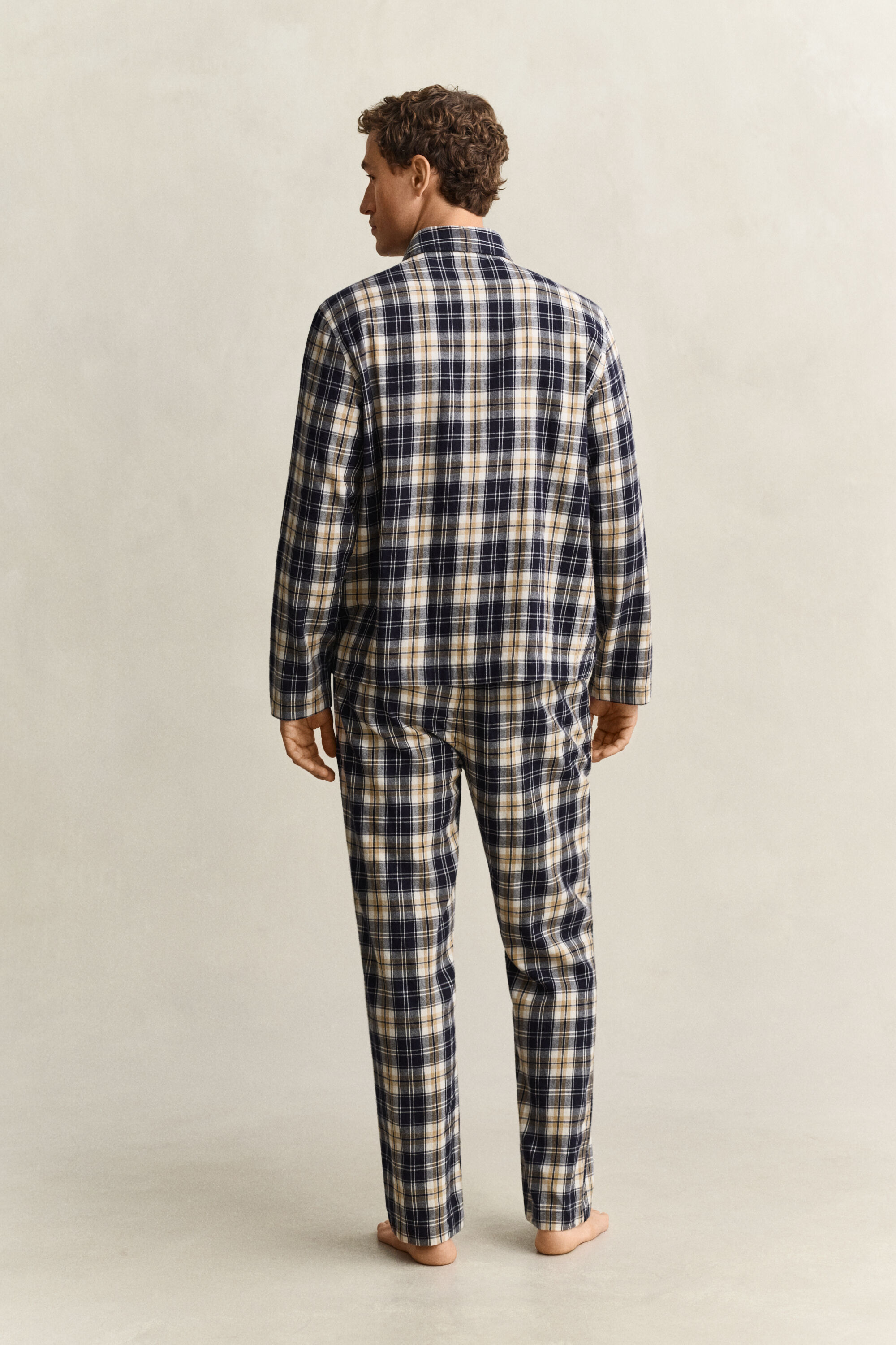Pijama com padrão de xadrez