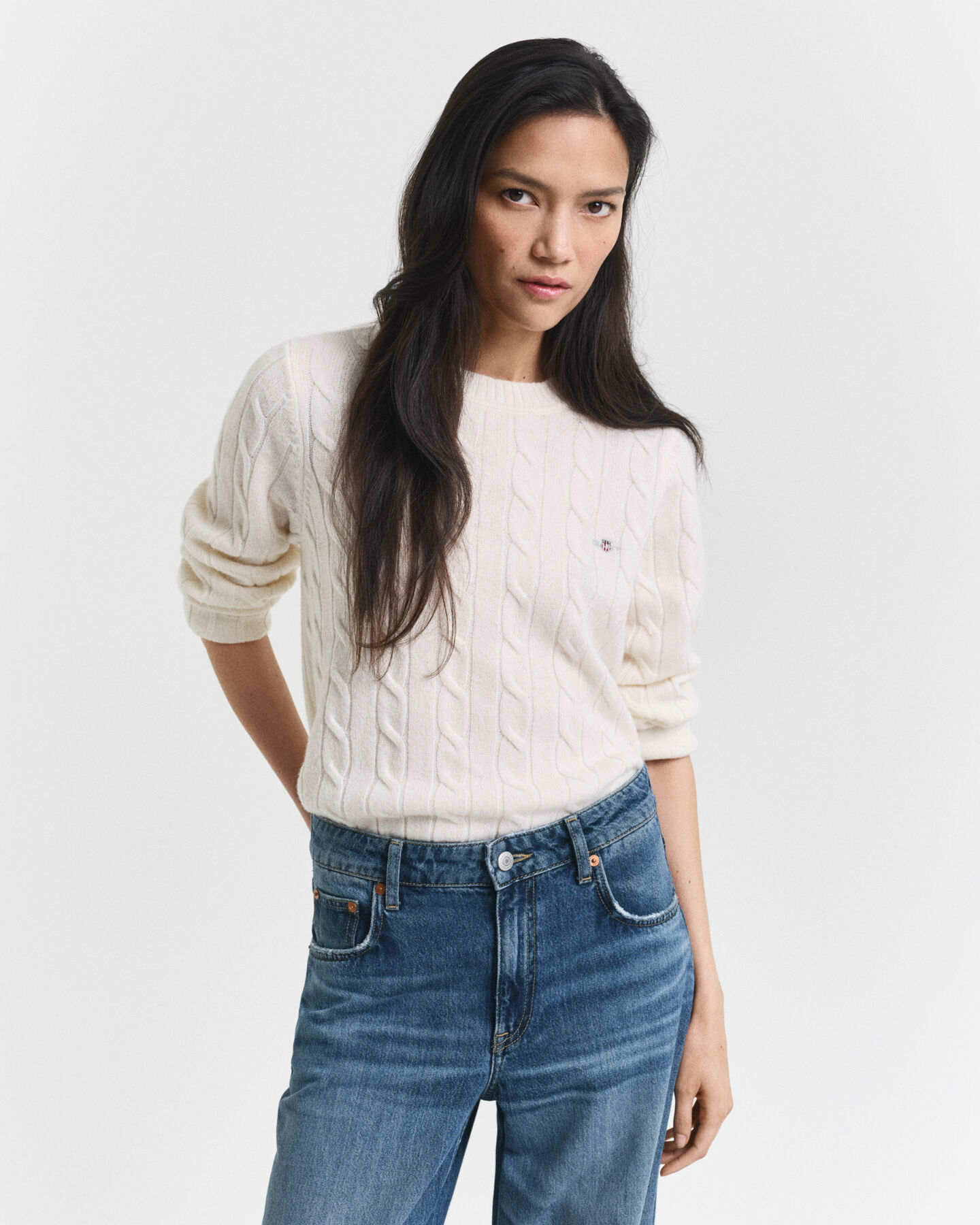 Camisola de malha entrançada de lã com decote redondo