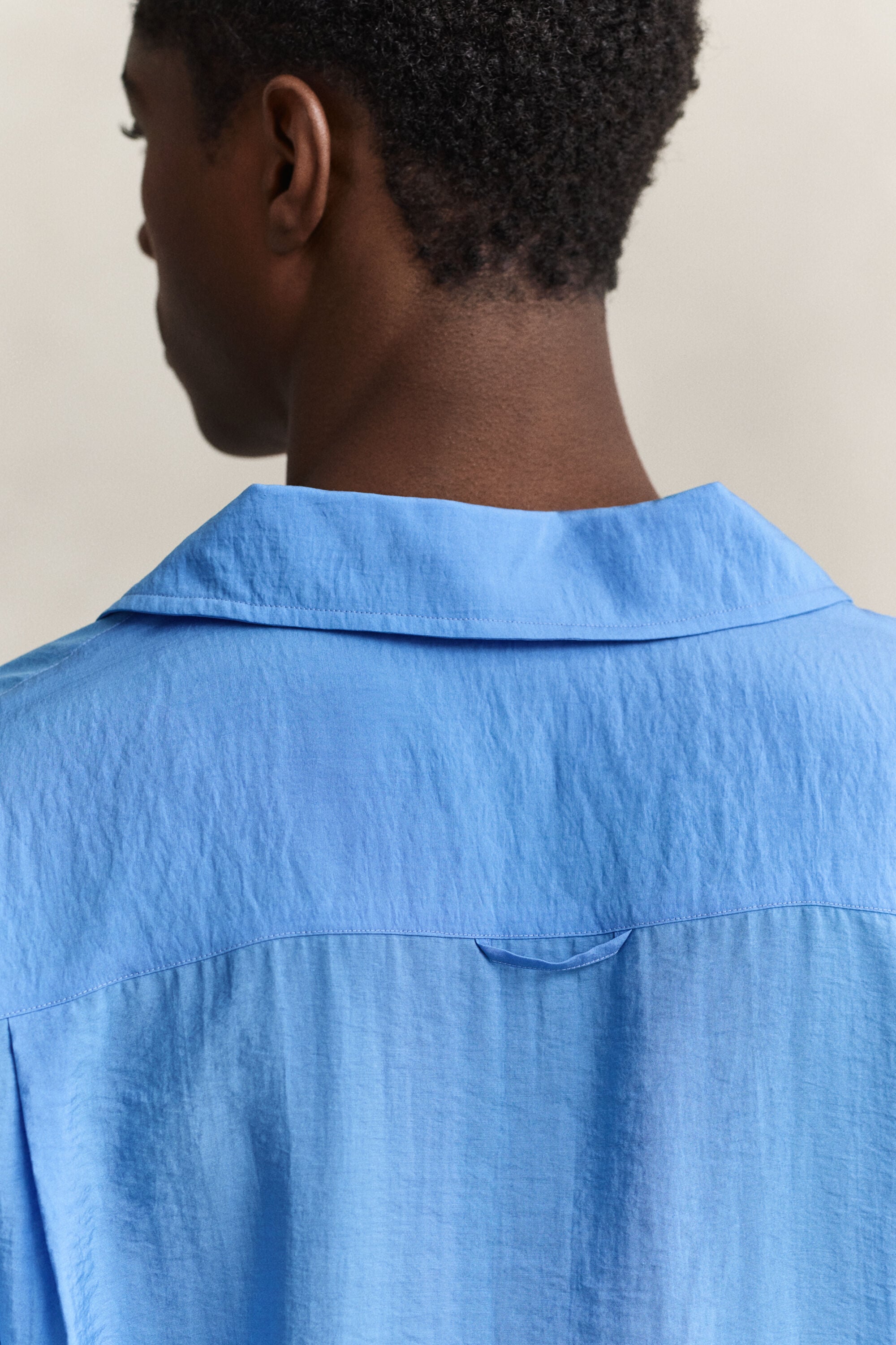Camisa com colarinho não estruturado