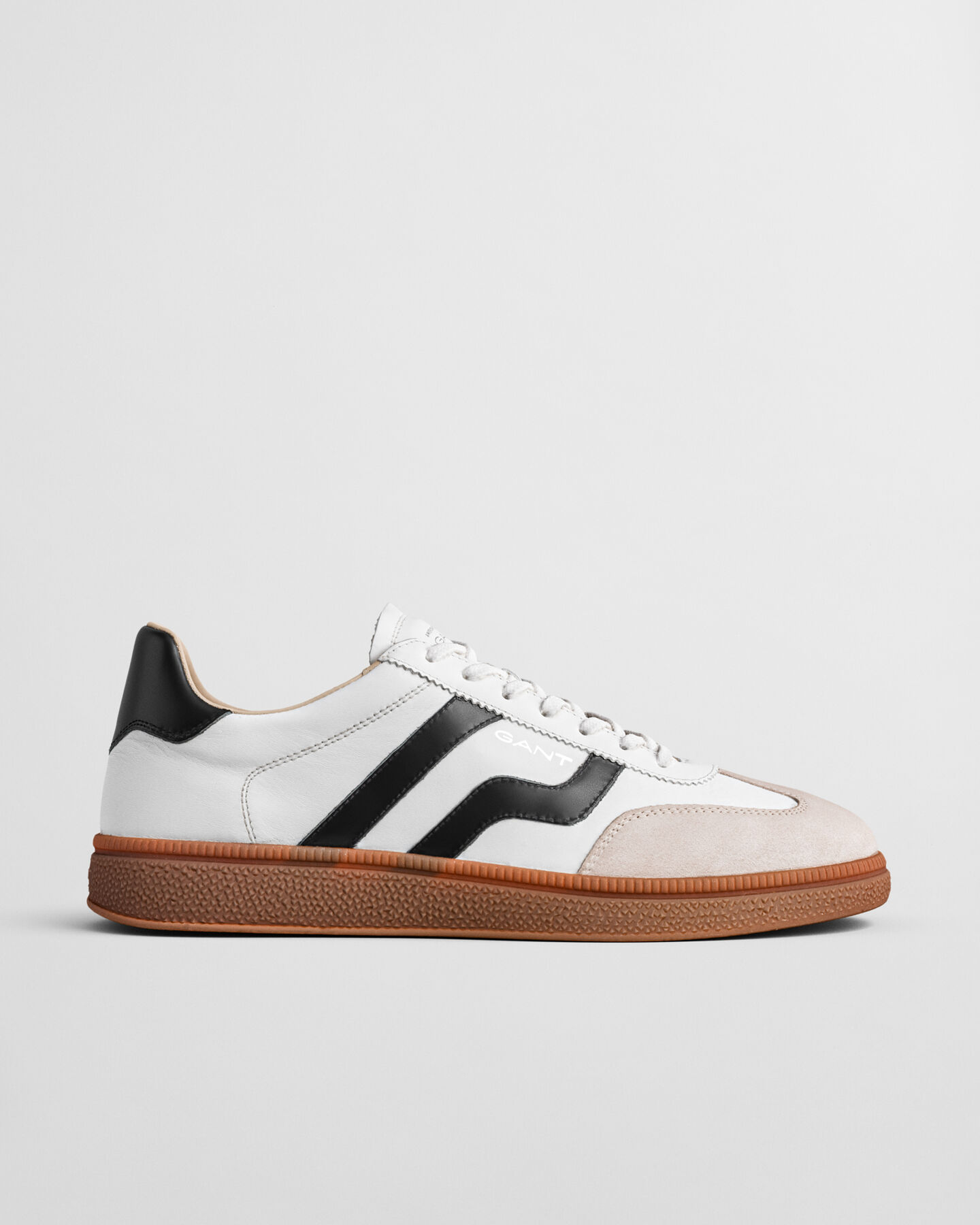 Ténis em camurça Cuzmo