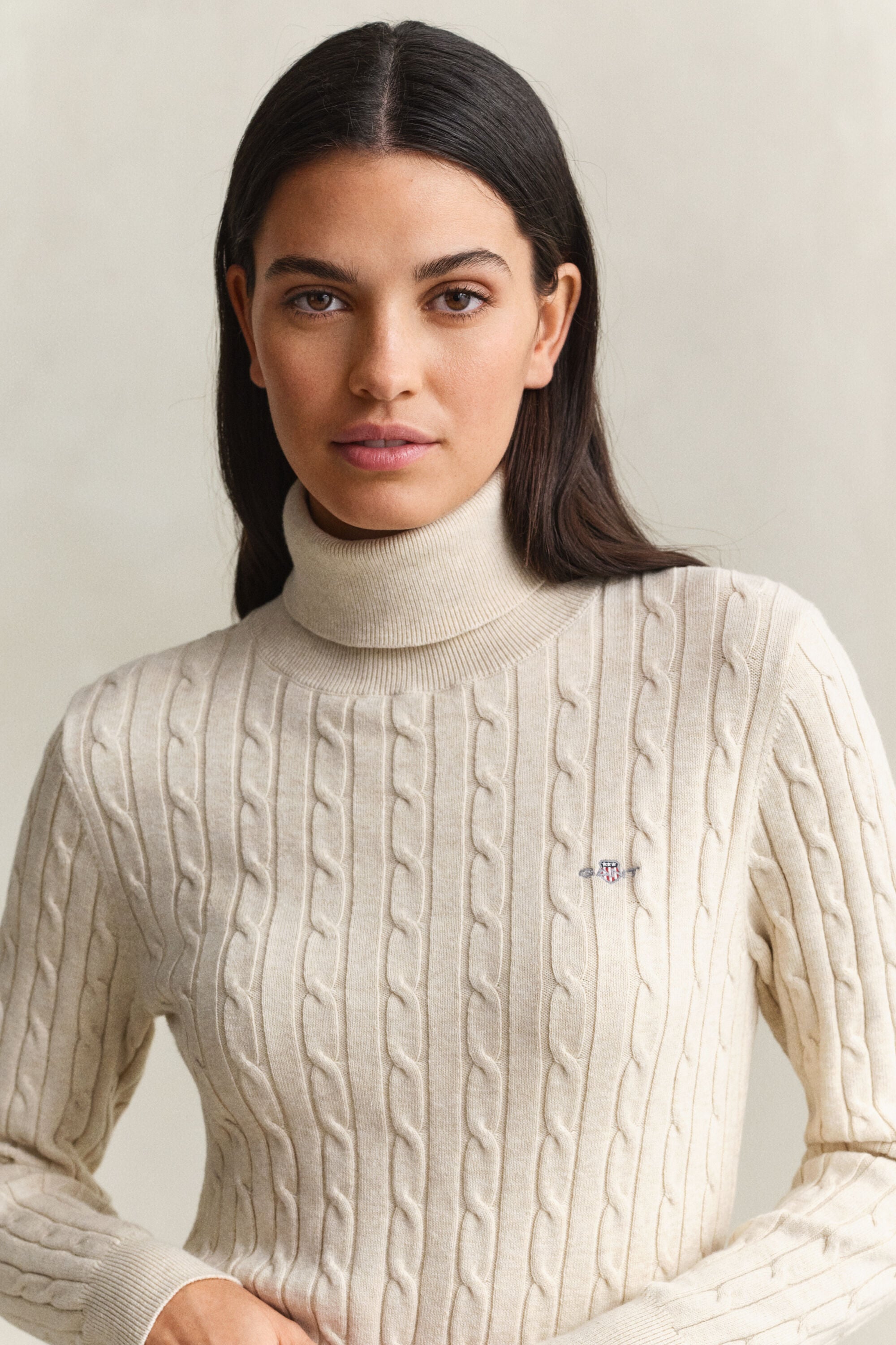 Camisola de gola alta em malha entrançada de algodão com elastano