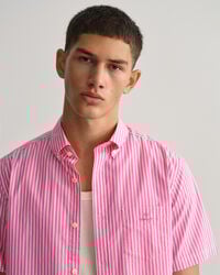 Camisa de popelina às riscas de manga curta regular fit