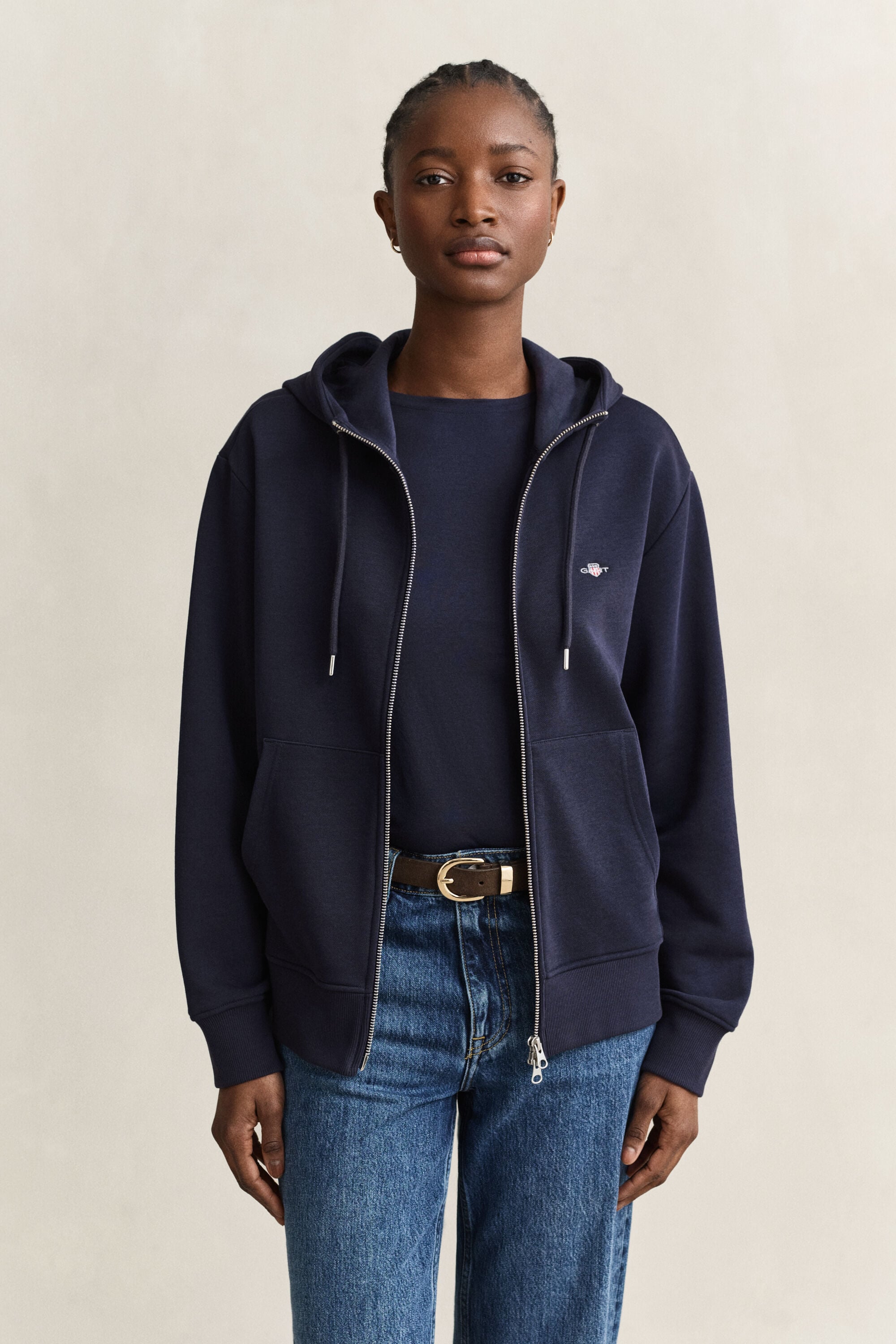 Sweatshirt com capuz e fecho Shield