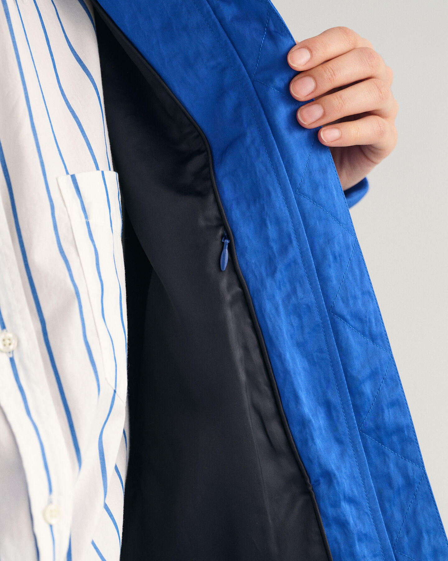 Blusão bomber em cetim