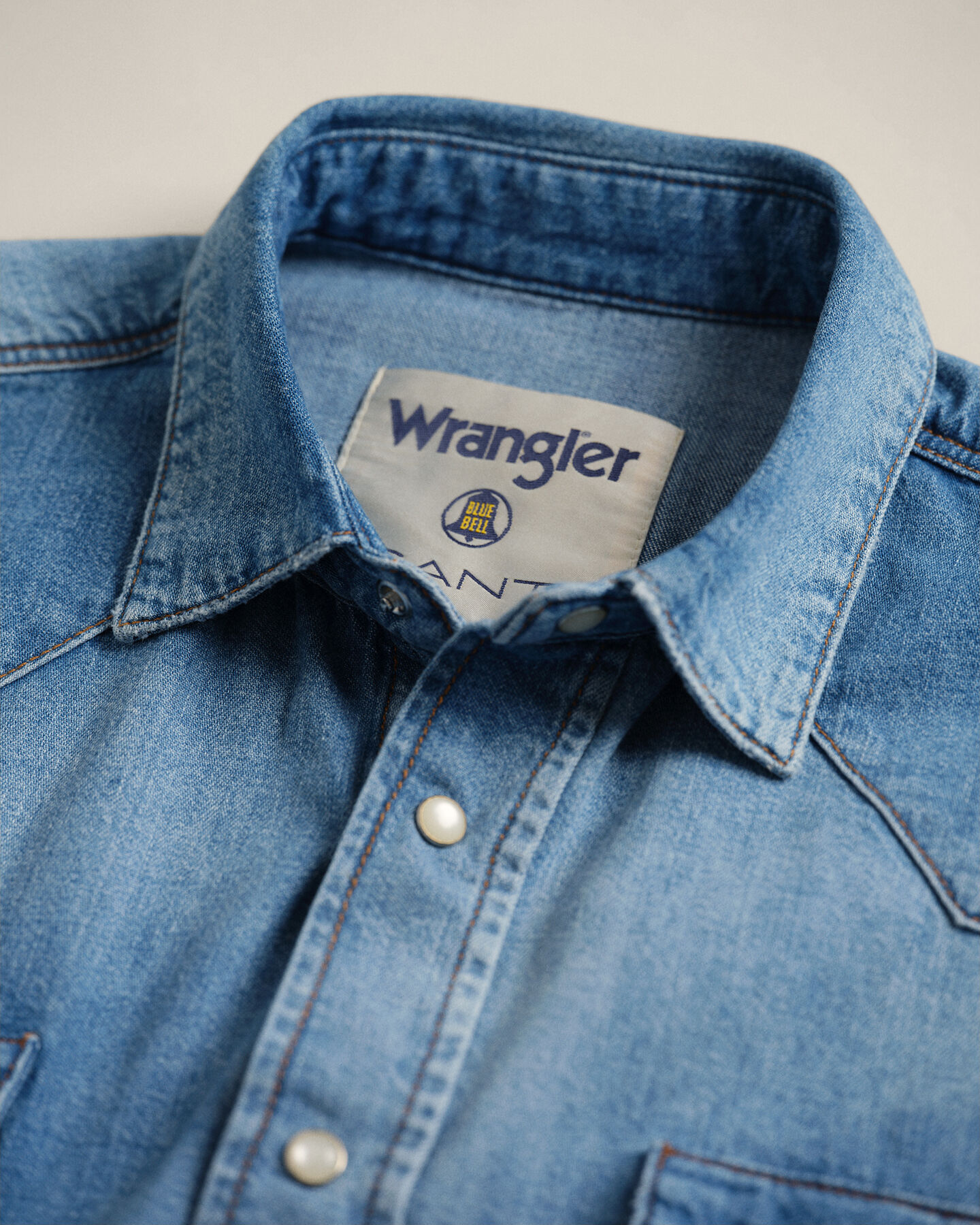 Camisa Western em ganga Wrangler x GANT relaxed fit