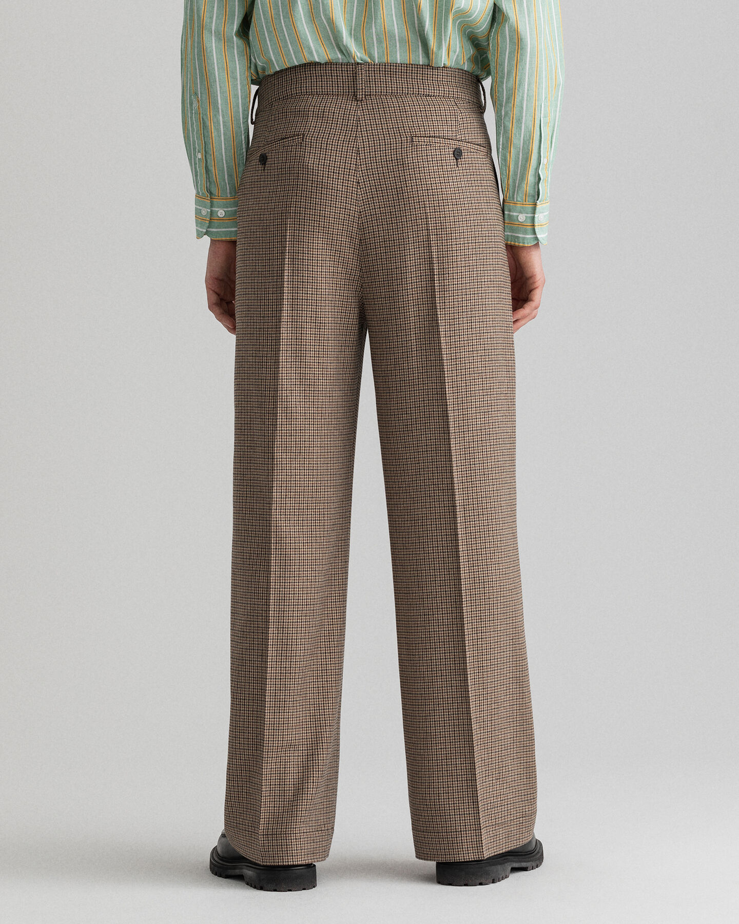 Calças de fato com padrão de xadrez e pregas