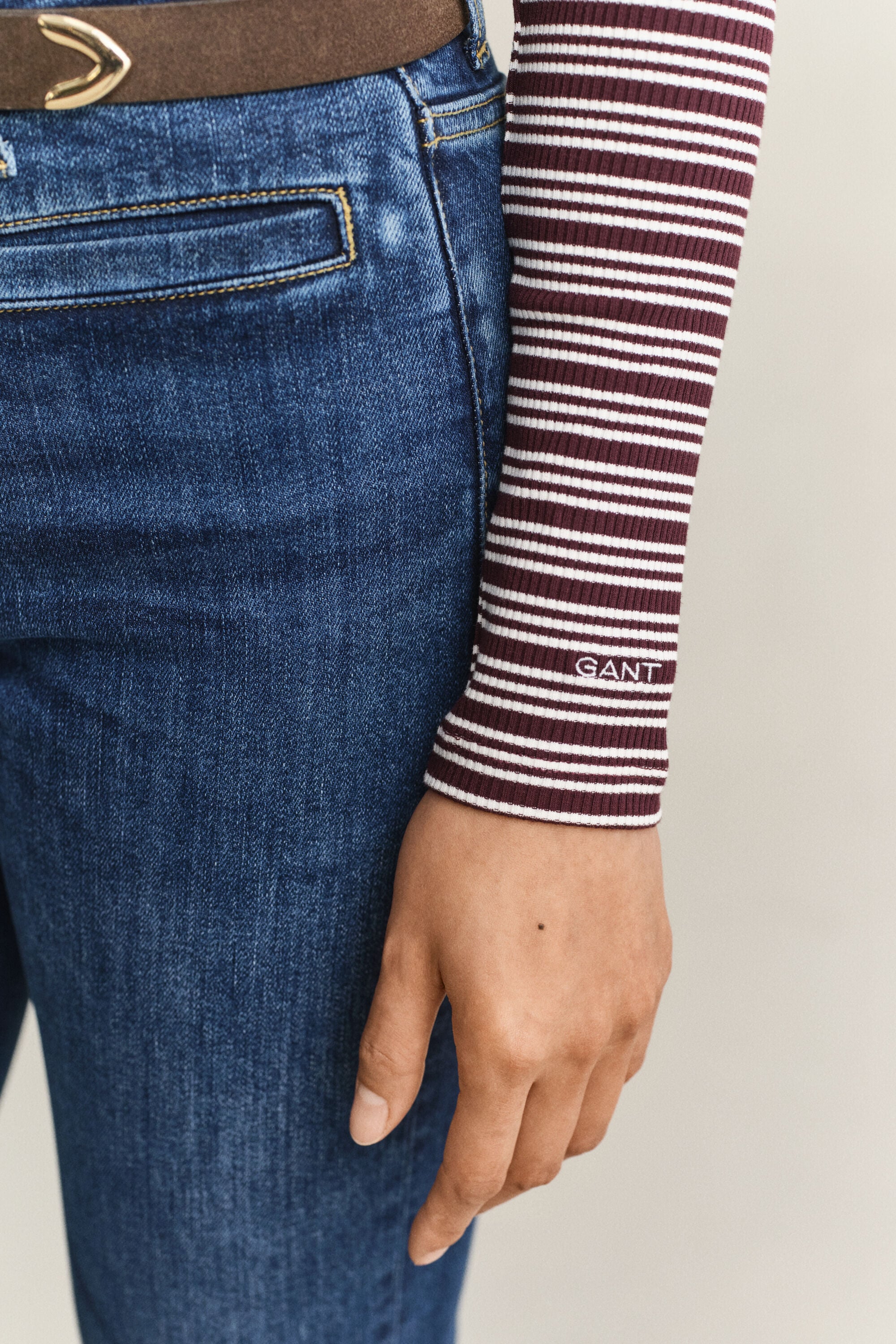 Camisola canelada de manga comprida Henley
