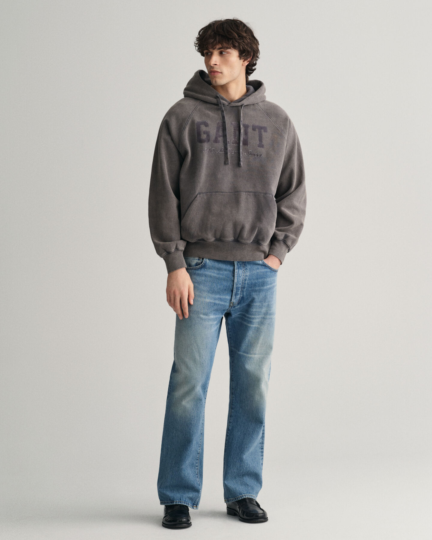 Sweatshirt com capuz e lavagem vintage