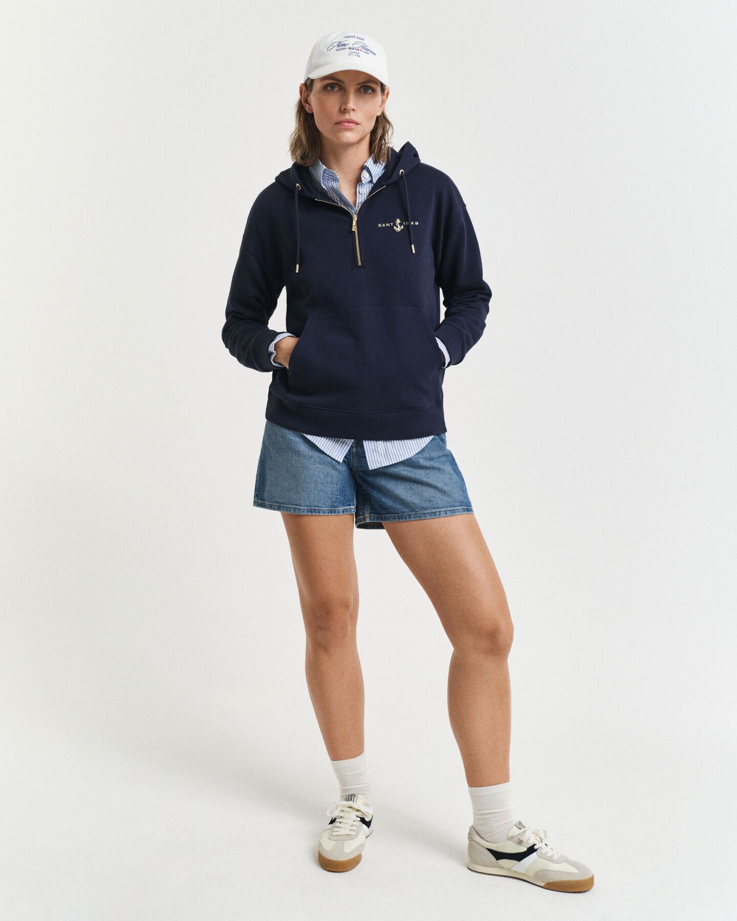 Sweatshirt com capuz e meio fecho de correr bordada Anchor