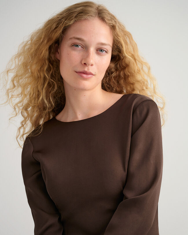 Vestido maxi com costas abertas