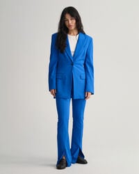 Blazer cintado com ombros largos