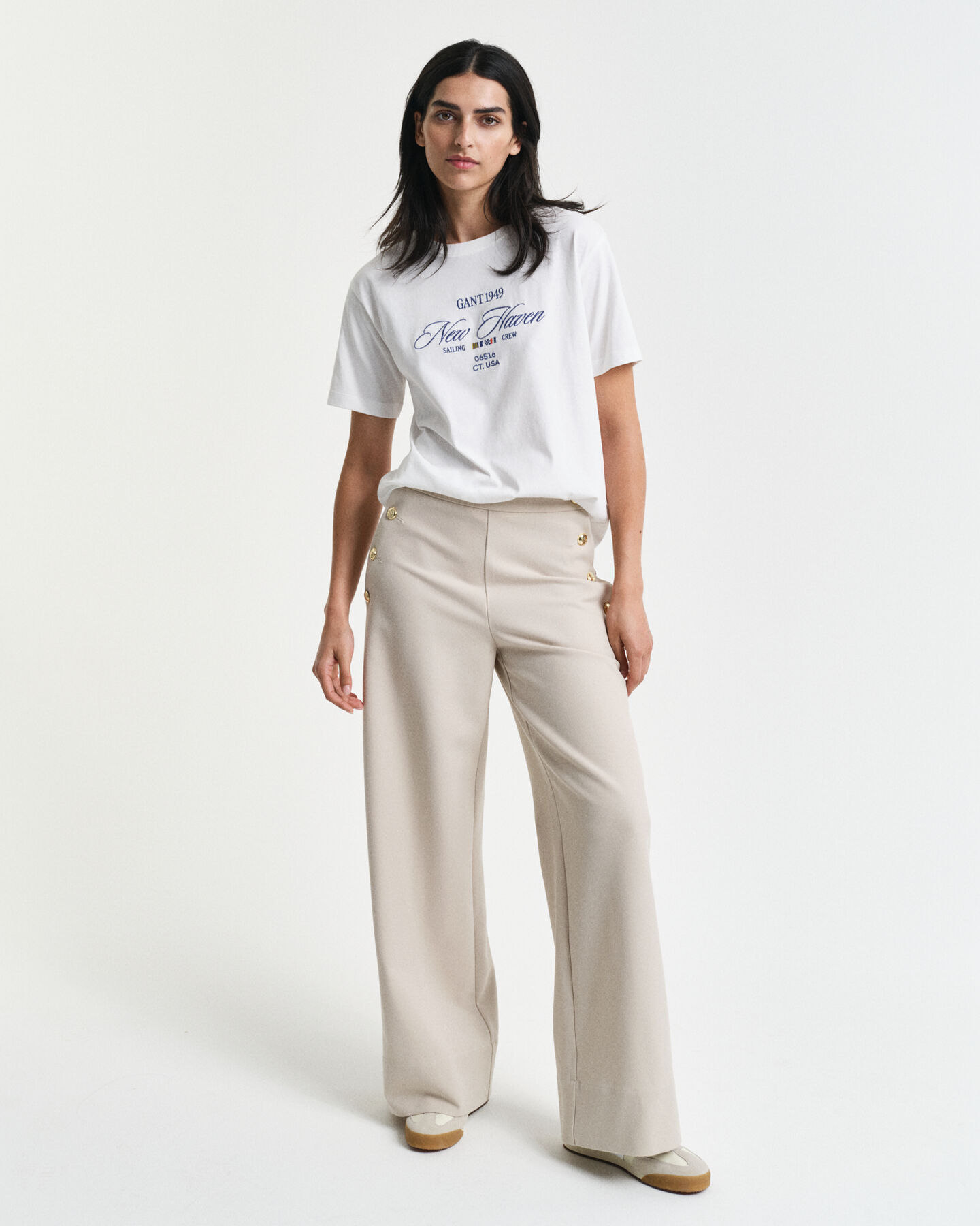 Calças com cintura subida com botões