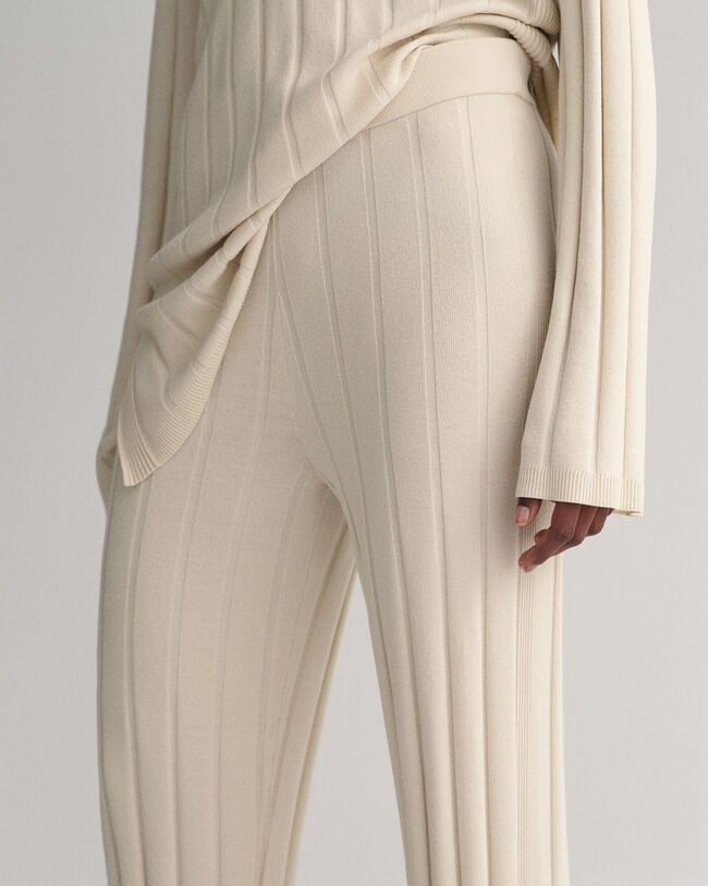 Calças em malha canelada