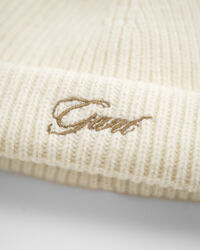 Gorro com pompom e abas para orelhas Baby