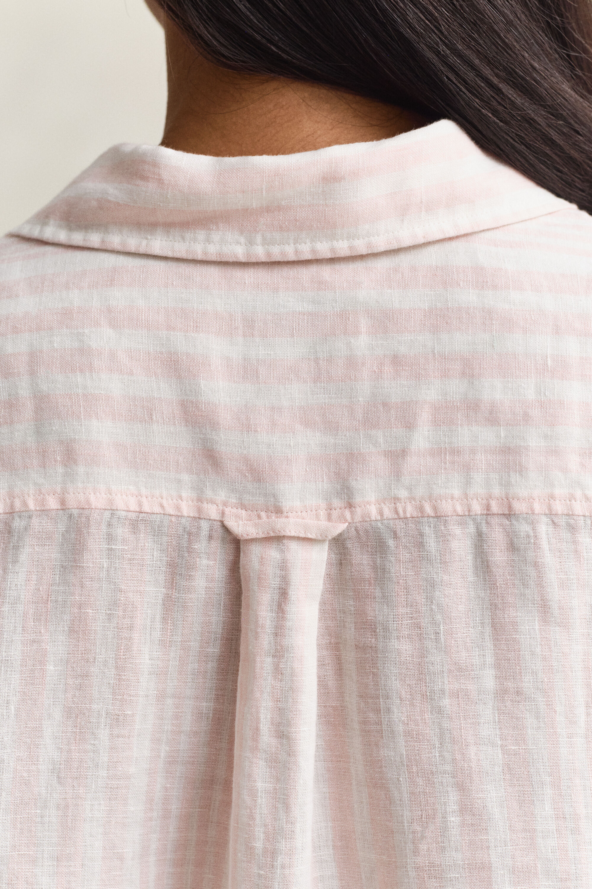 Camisa de linho às riscas relaxed fit