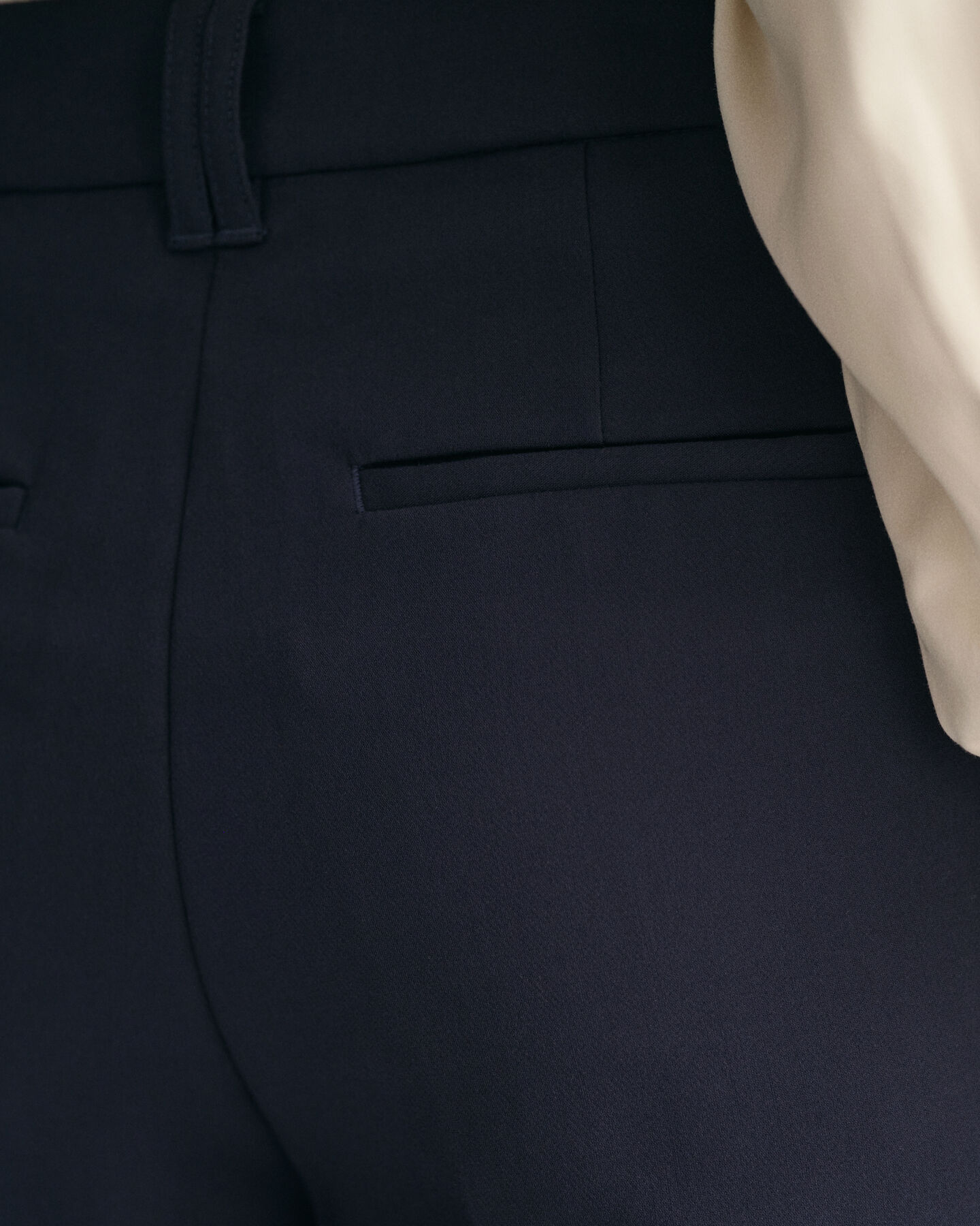 Calças evasê slim fit