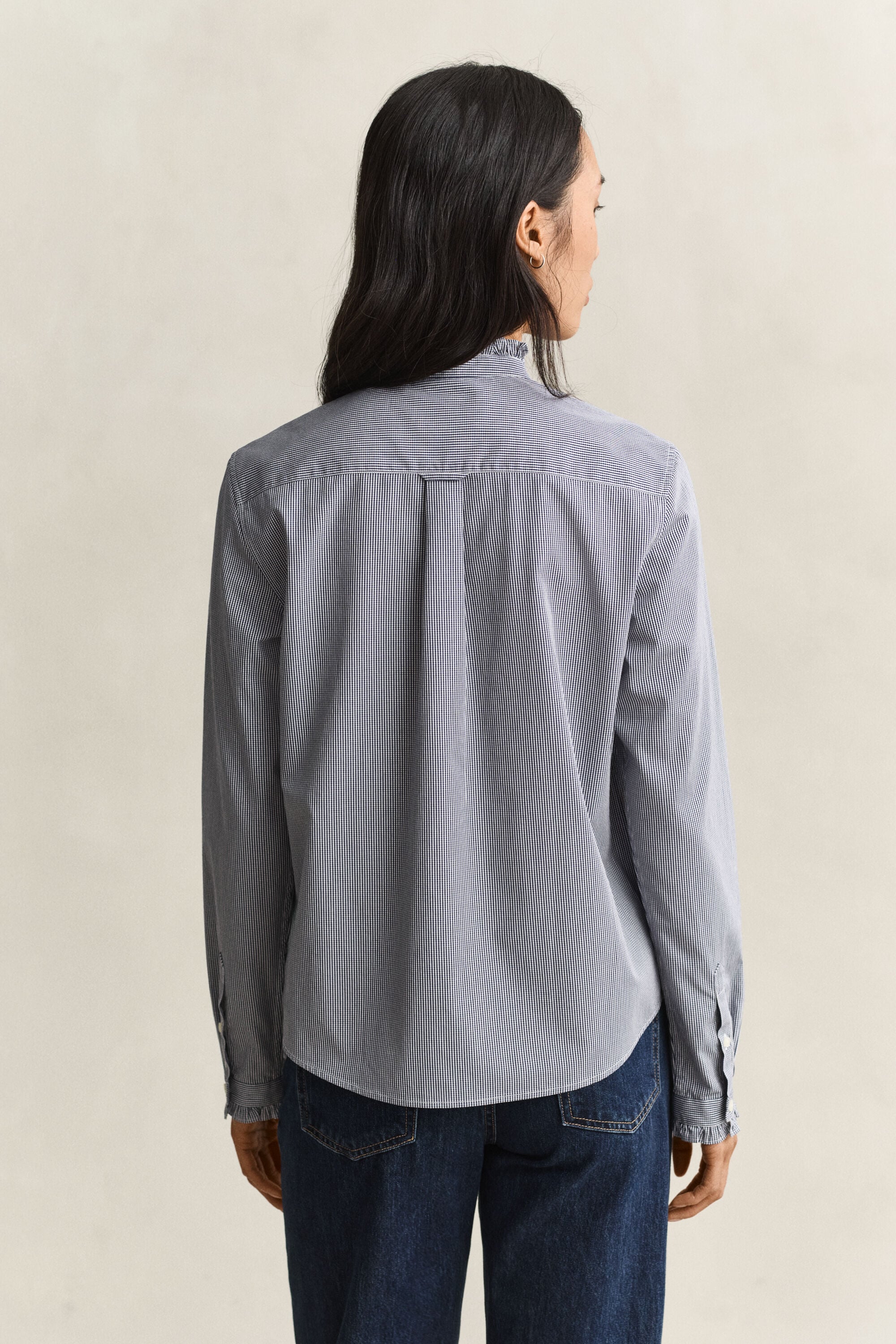Blusa com colarinho com folhos