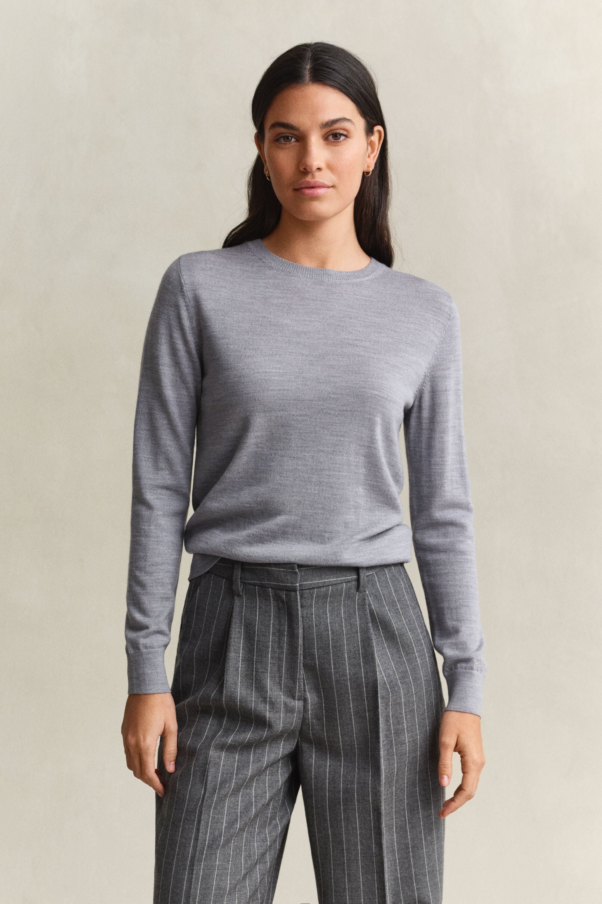 Camisola de malha com decote redondo em lã de merino extrafina