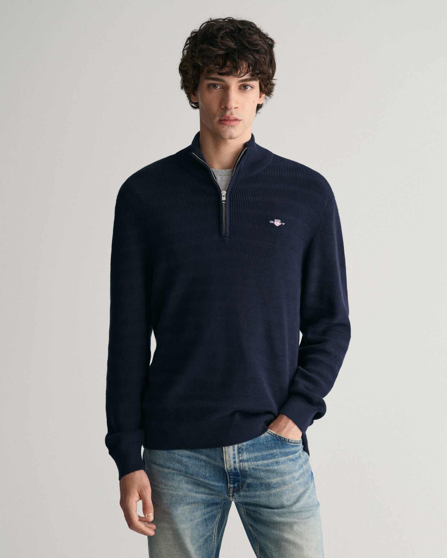 Sweatshirt com meio fecho em algodão texturizado às riscas