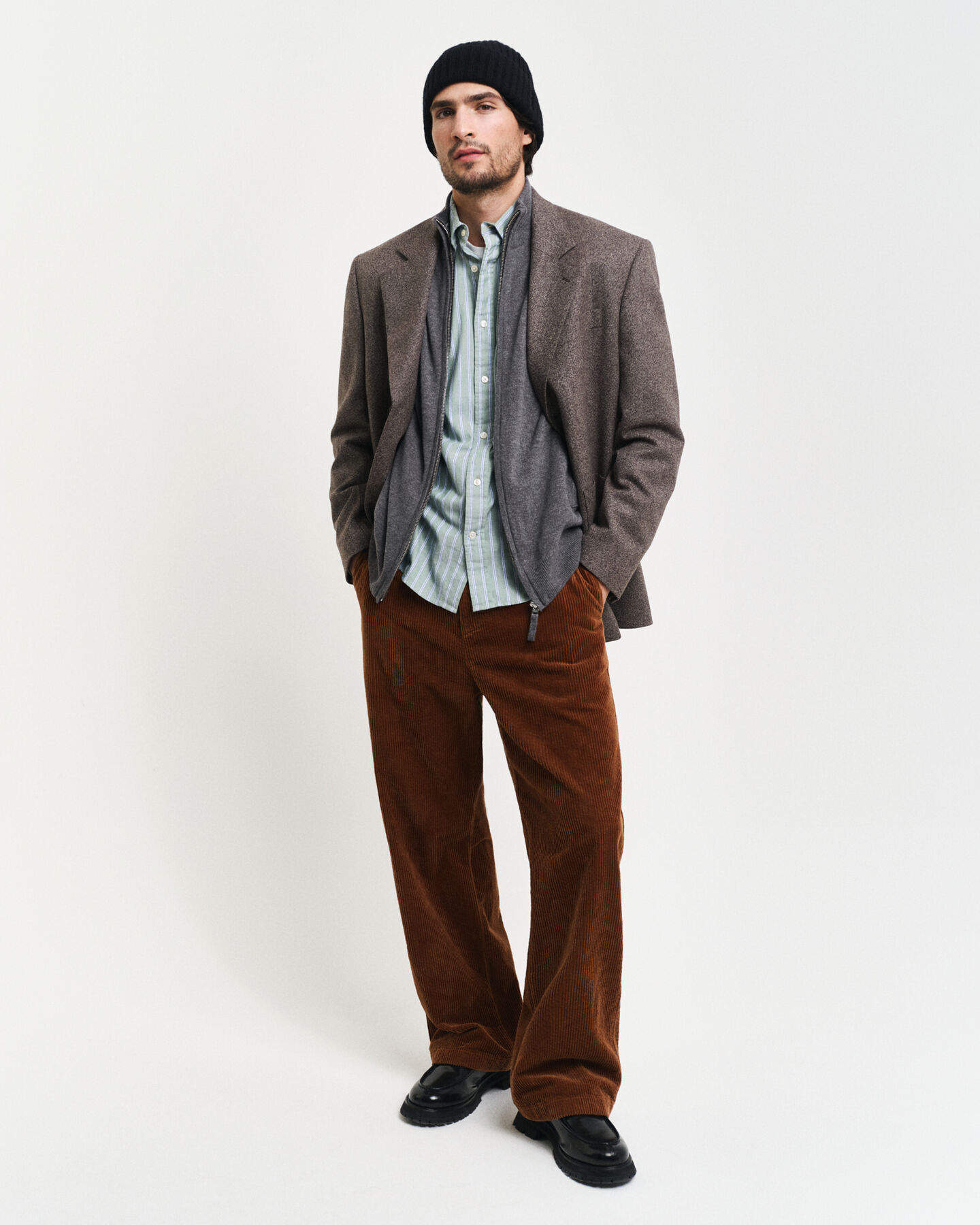 Casaco de malha com fecho em lã extrafina