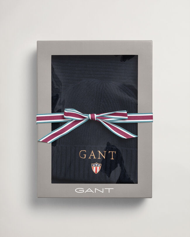 Caixa de presente com cachecol e gorro