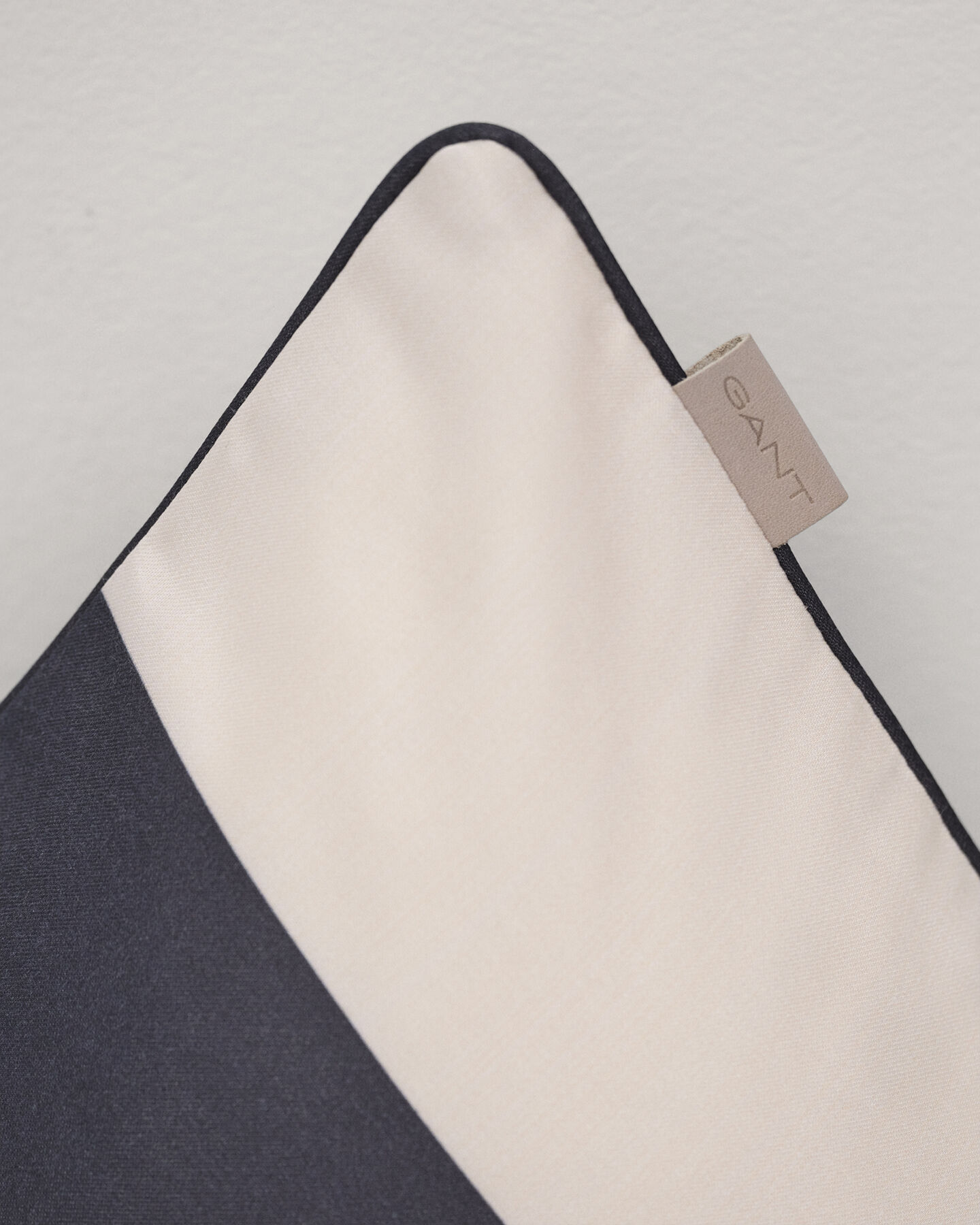 Almofada às riscas Bold