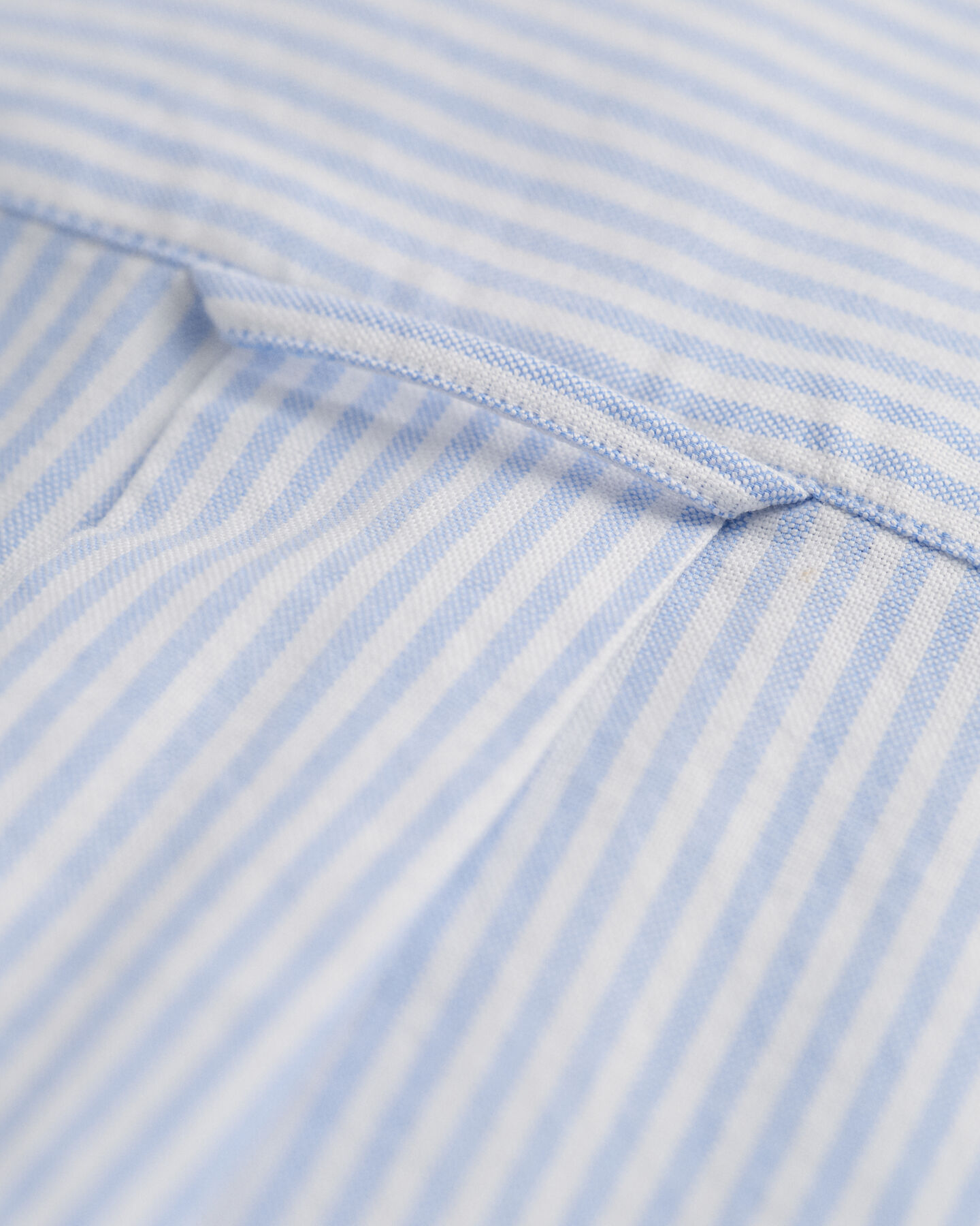 Camisa Oxford clássica com riscas finas regular fit