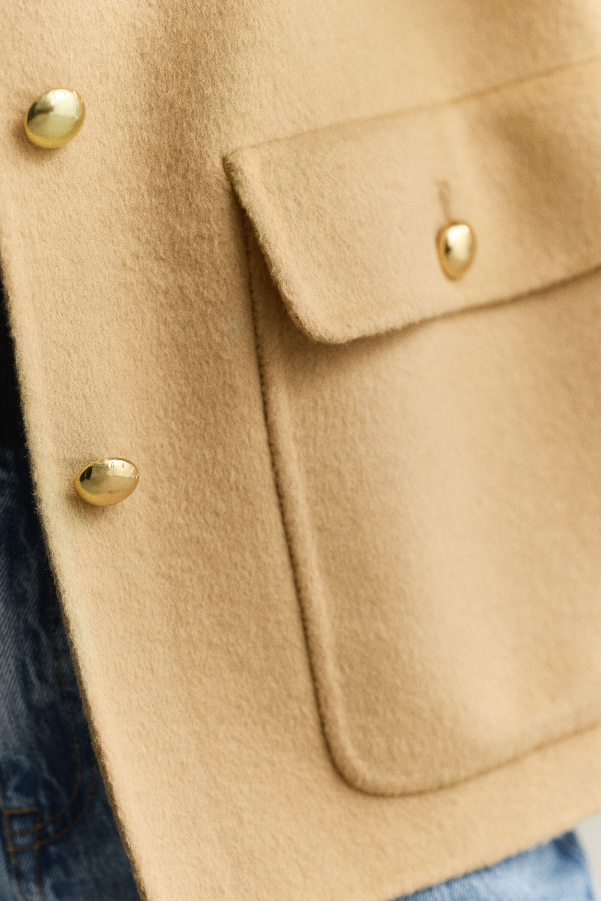 Casaco cosido à mão