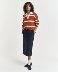 Saia de comprimento médio às riscas