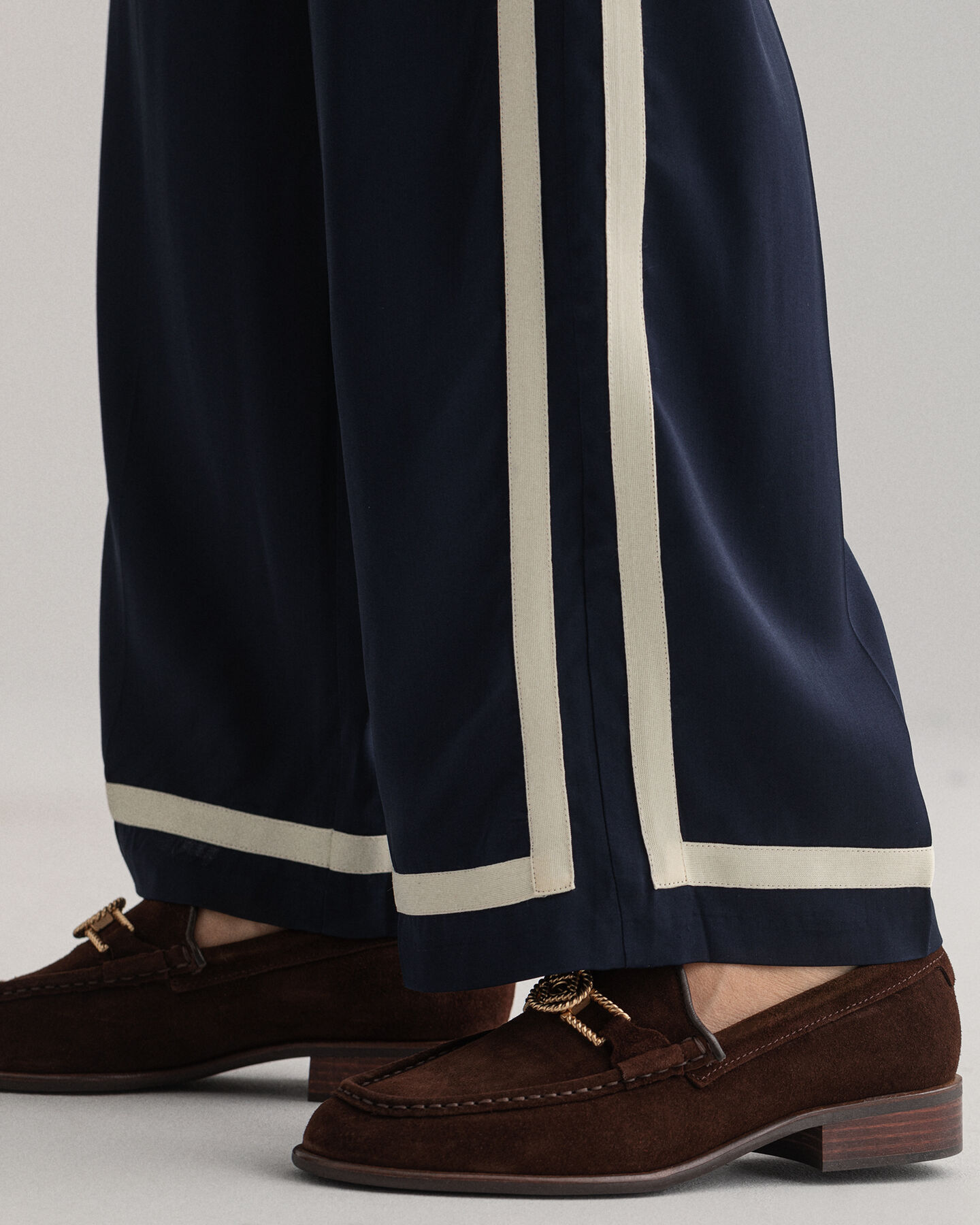 Calças Pull-On em cetim