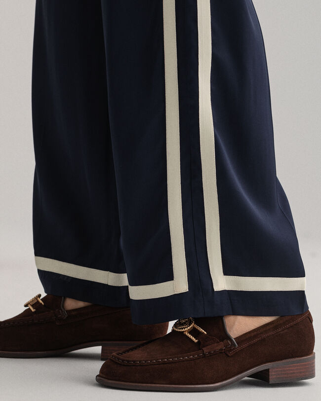 Calças Pull-On em cetim