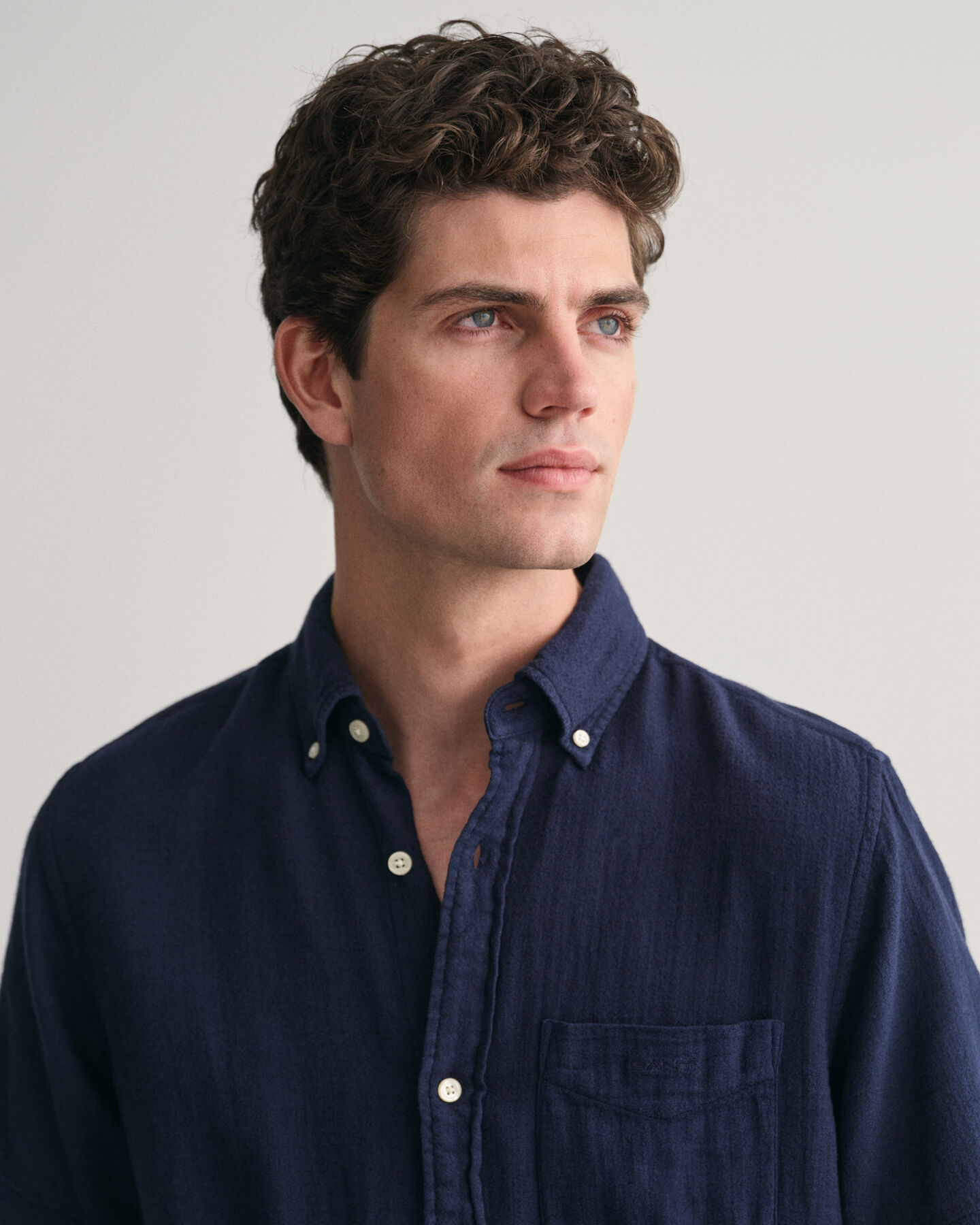 Camisa de manga curta em linho e algodão texturizado regular fit