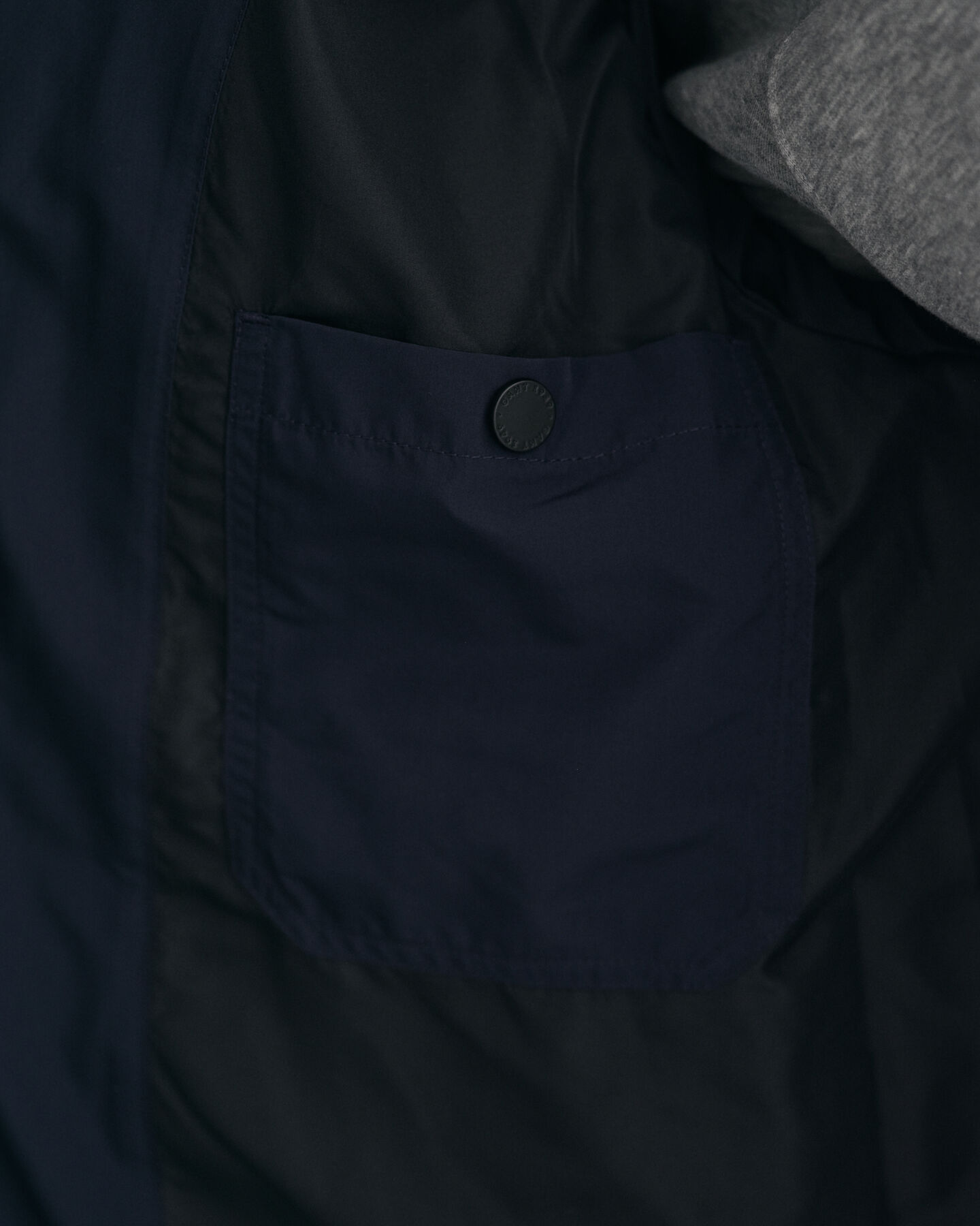 Blus&atilde;o acolchoado com canais